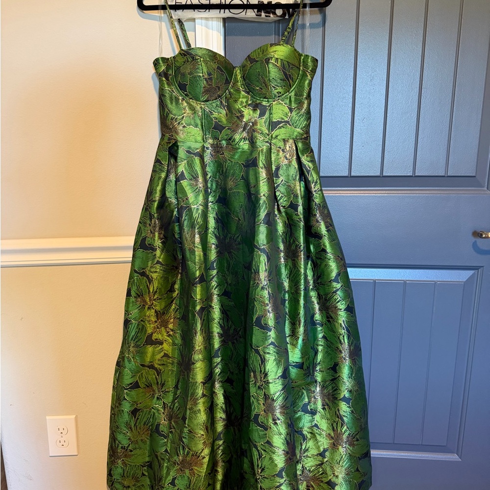 Fashion Nova Green Leaf Print Maxi Dress